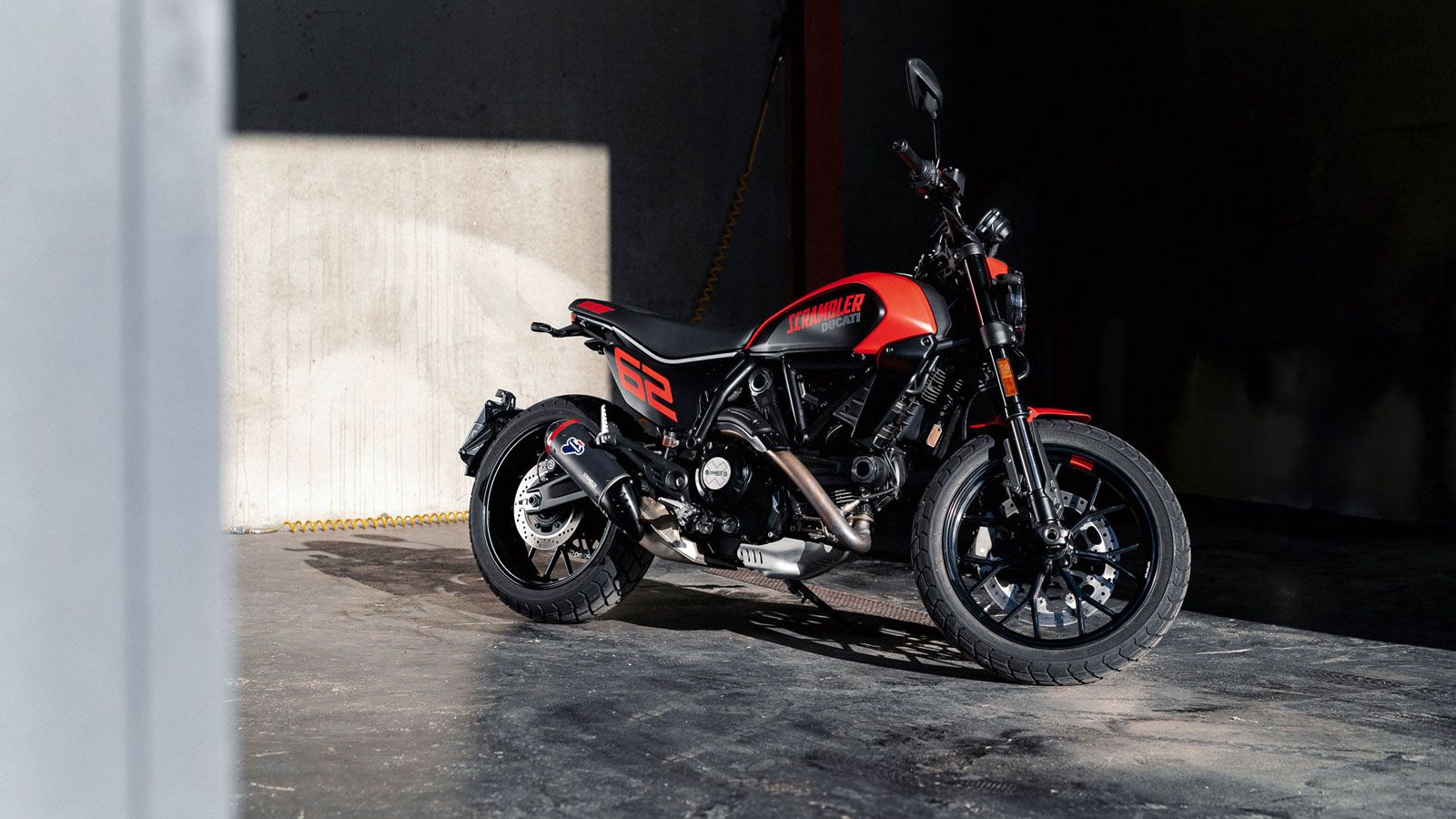 Η γκάμα Ducati Scrambler αποτελεί εδώ και χρόνια ένα από τα πιο ξεχωριστά κεφάλαια της ιταλικής εταιρείας. Με σημείο αναφοράς τη μοναδική σχεδίαση, την υψηλή αισθητική και την ξεκάθαρη φιλοσοφία ελευθ