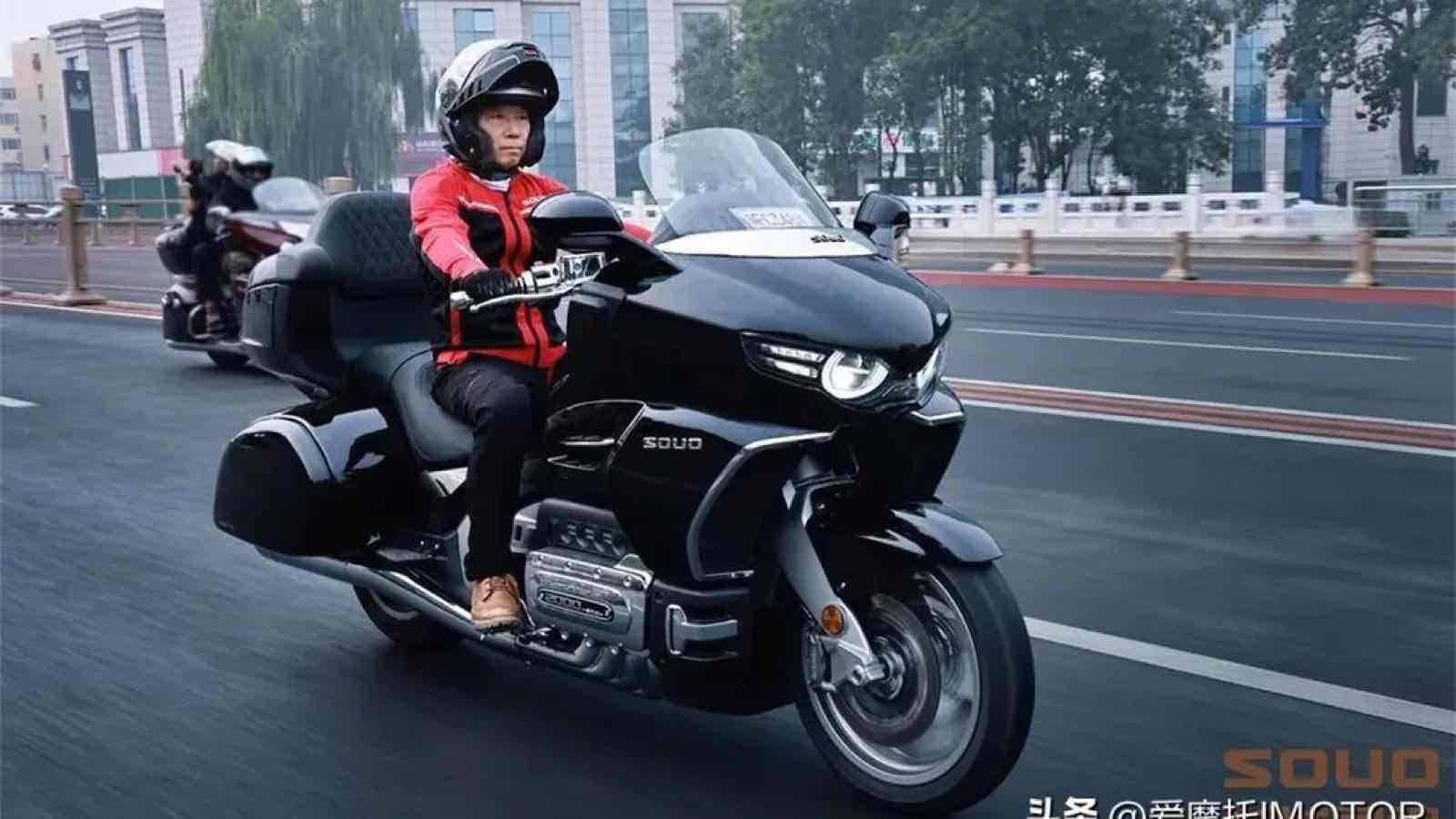 Souo S 2000: Boxer 8-κύλινδρη από Κίνα ―τι άλλο θα δούμε;