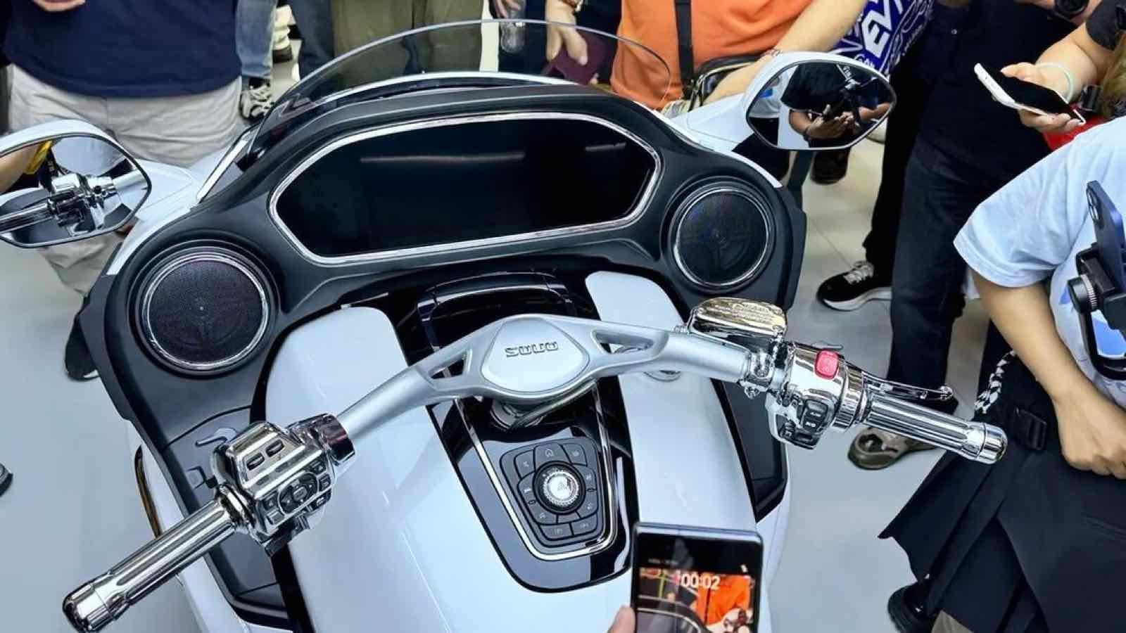 Souo S 2000: Boxer 8-κύλινδρη από Κίνα ―τι άλλο θα δούμε;