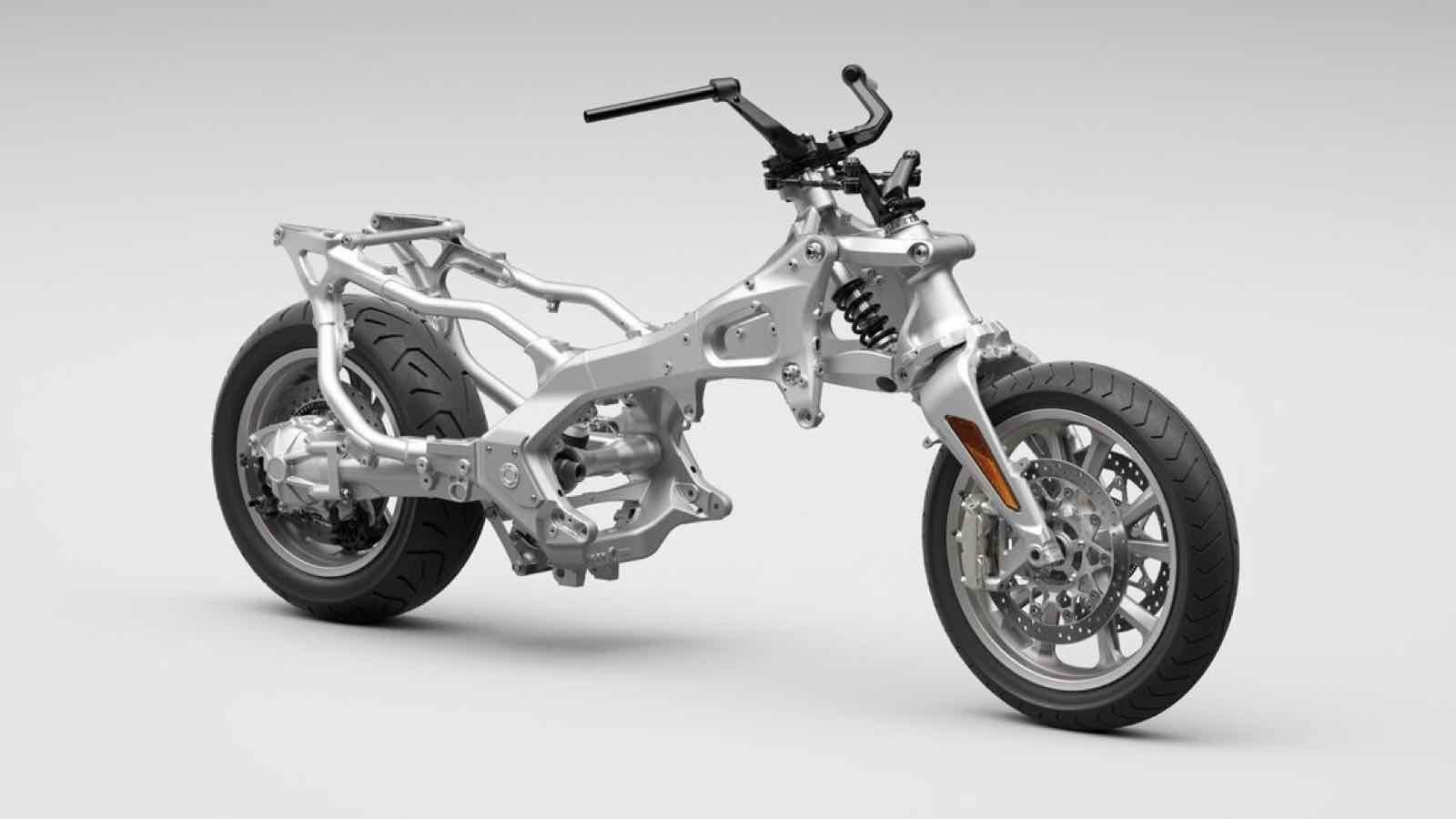 Souo S 2000: Boxer 8-κύλινδρη από Κίνα ―τι άλλο θα δούμε;