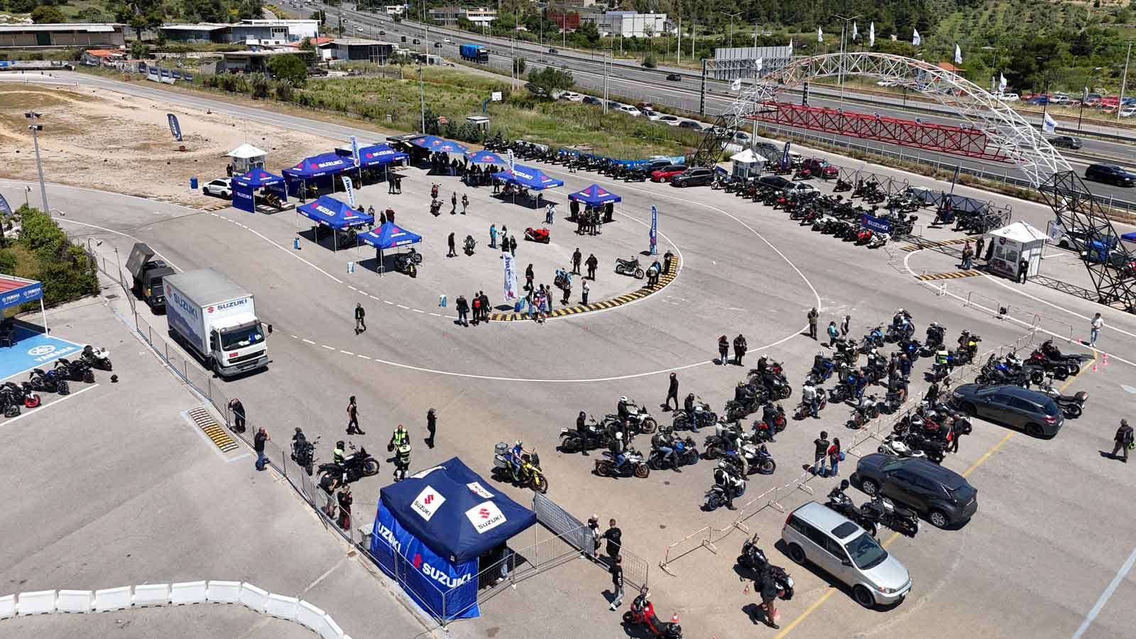 Από τις 9 έως τις 11 Μαΐου, στις εγκαταστάσεις του Riding School στις Αφίδνες, ζήσαμε ένα τριήμερο γεμάτο μοτοσυκλέτα, οδηγική εμπειρία και θετική ενέργεια.
