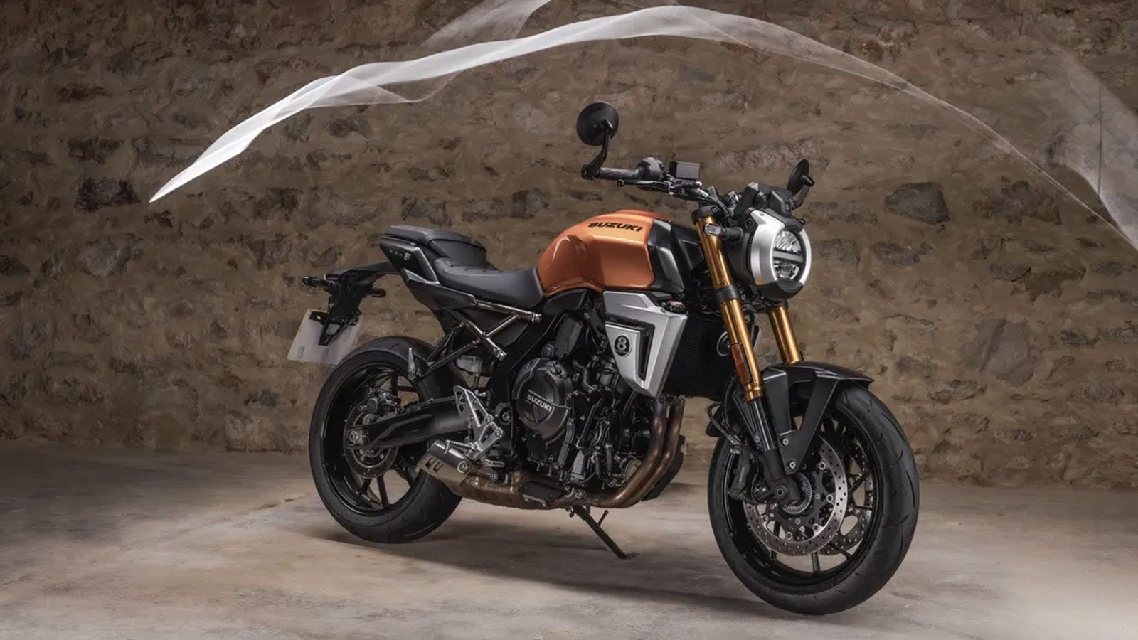Η GSX-8T εμπνέεται από τα street μοντέλα των δεκαετιών του 60 και του 70.