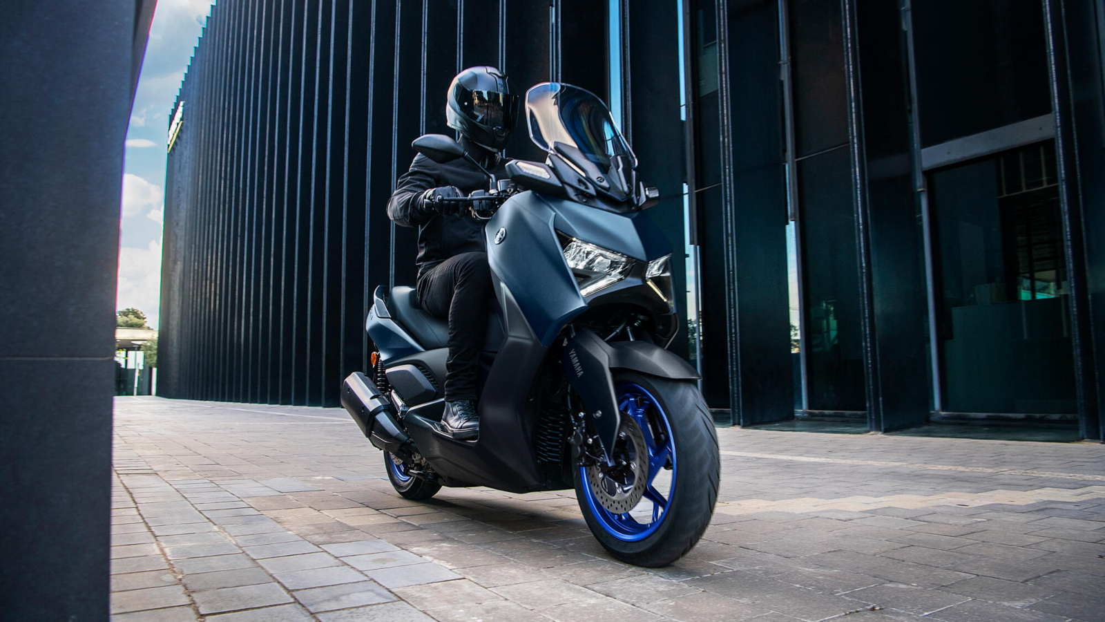 6 Μεσαία scooter με αυτονομία πάνω από 300 χιλιόμετρα 