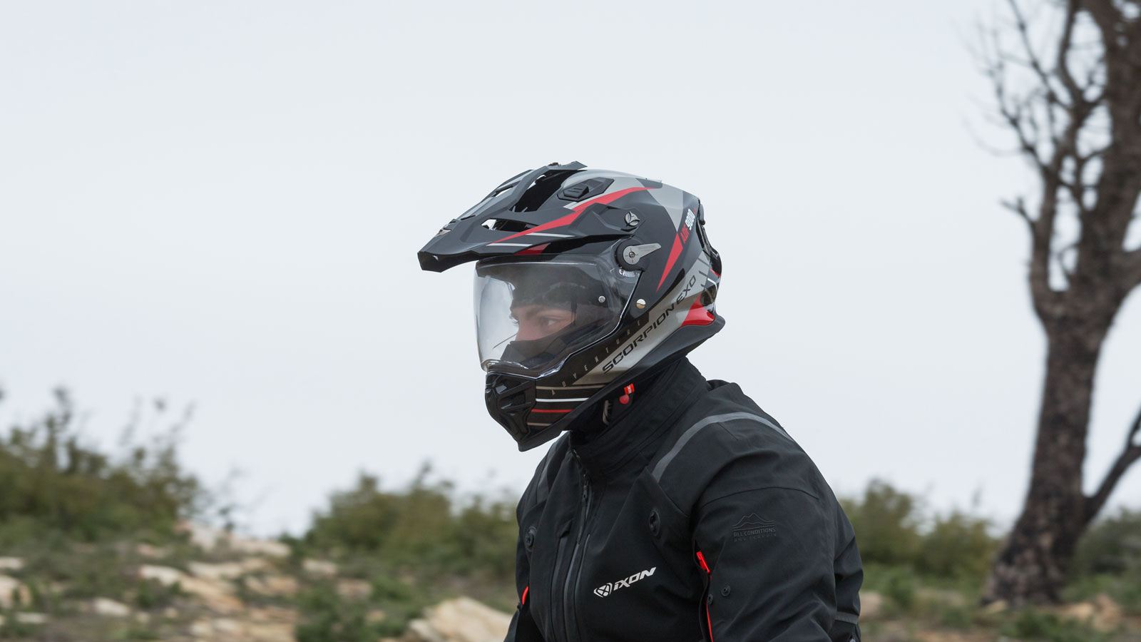 Test Scorpion-Exo ADF 9000: Ελαφρύ και Full αεροδυναμικό ADV κράνος