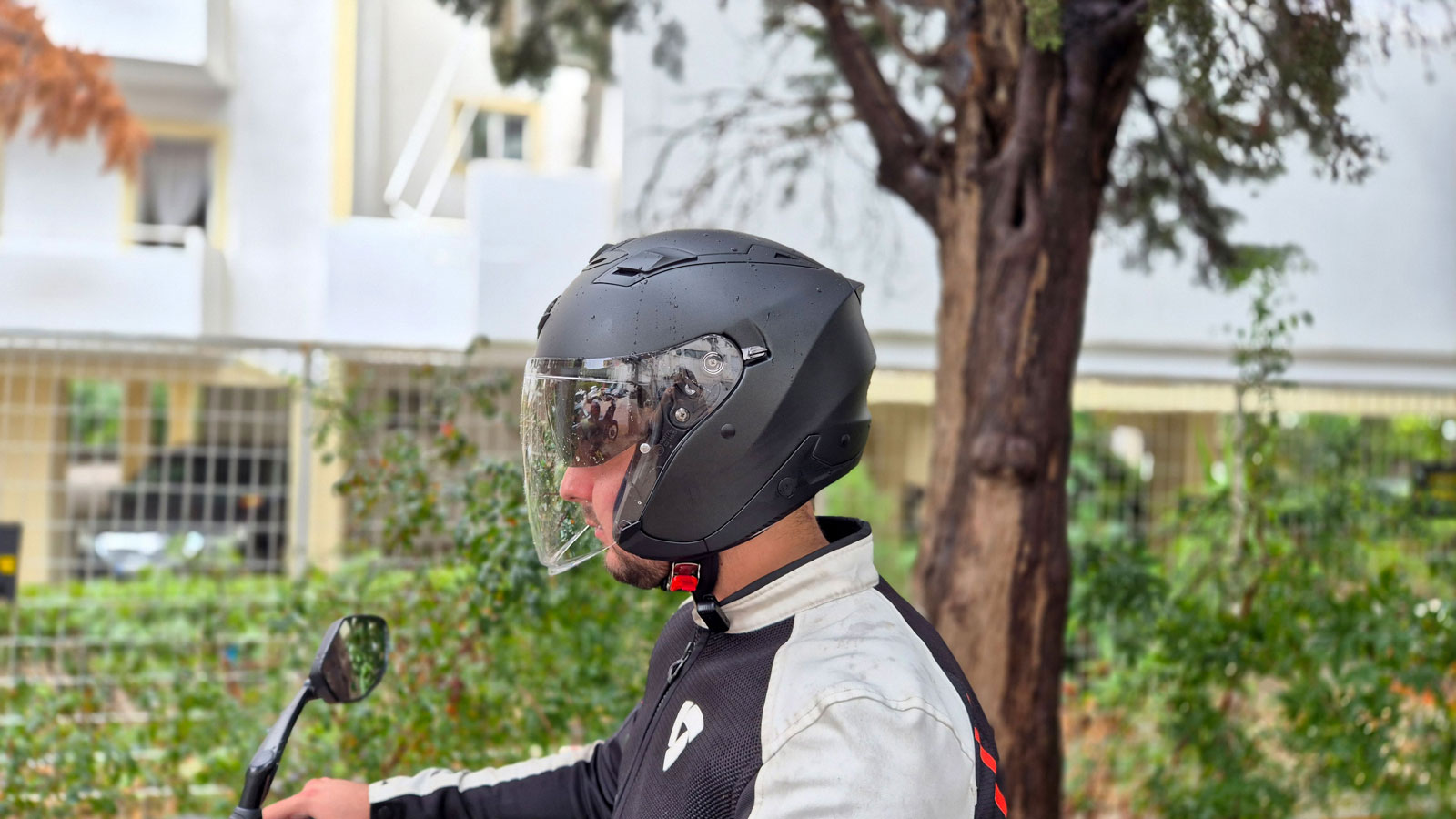 Test Scorpion-Exo Z1: Jet κράνος με σπορ σχεδιασμό και κορυφαία προστασία