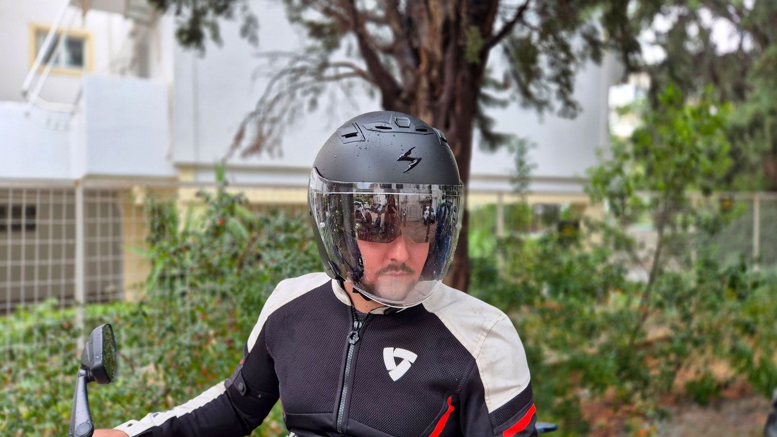 Test Scorpion-Exo Z1: Jet κράνος με σπορ σχεδιασμό και κορυφαία προστασία
