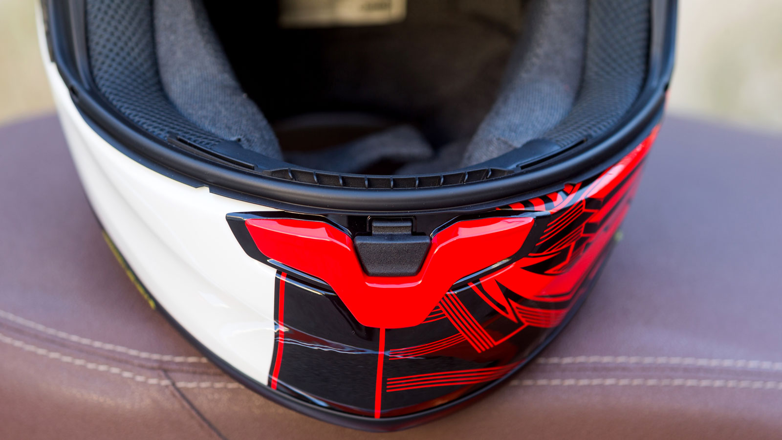 Test Shoei NXR2: Ένα σπορ & ελαφρύ κράνος ιδανικό για καθημερινή χρήση (Βίντεο)