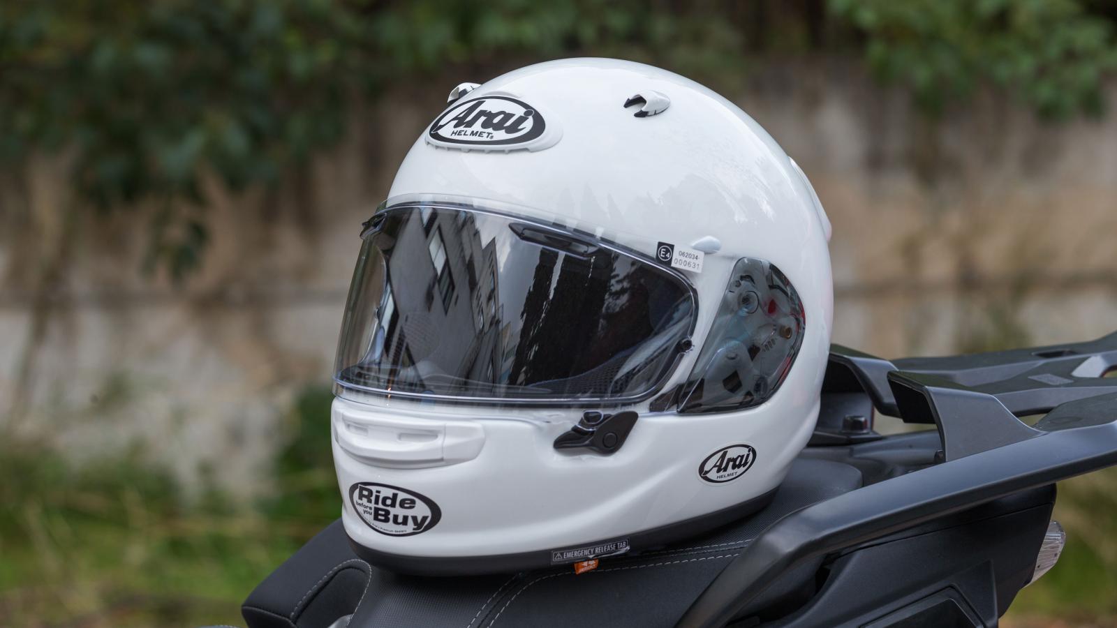Test Arai Quantic: Κορυφαία ασφάλεια, άνεση και τεχνολογία από F1