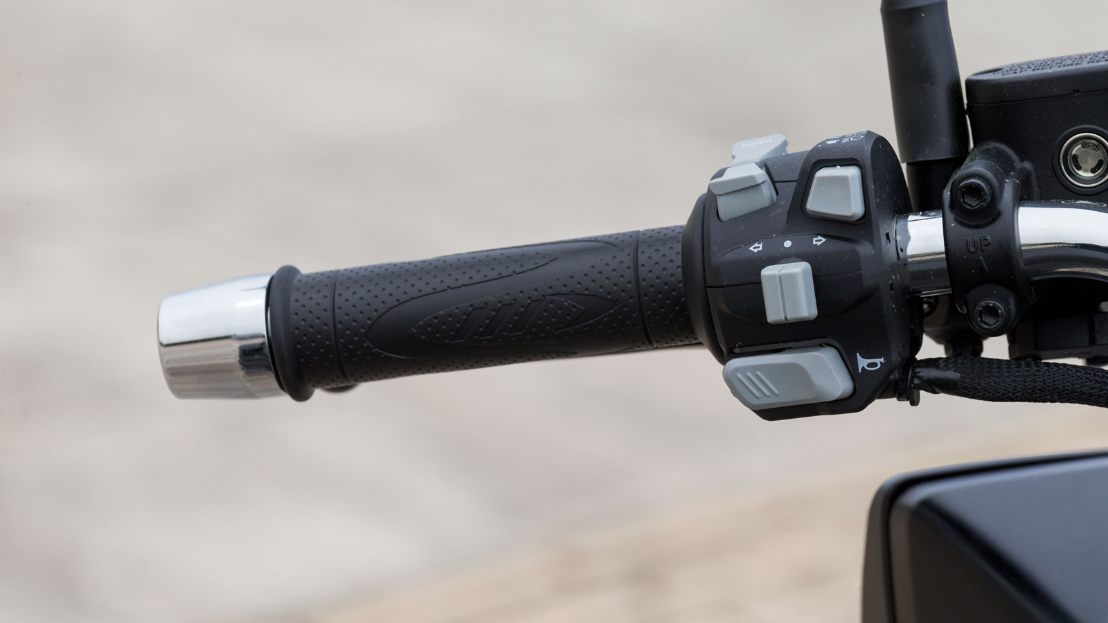 QJMOTOR MTX 125: Υποψήφιο για Best Scooter by LS2