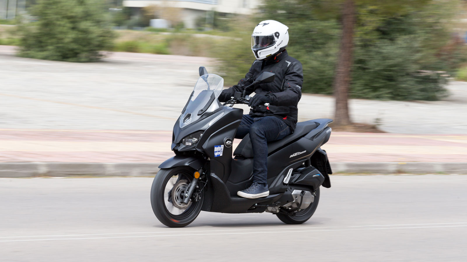 QJMOTOR MTX 125: Υποψήφιο για Best Scooter by LS2