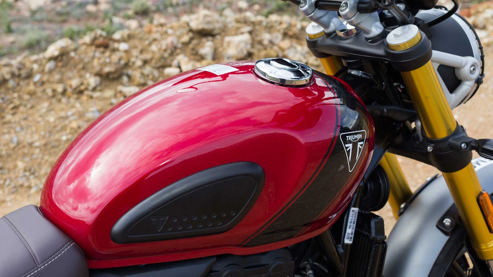 Triumph Scrambler 400 X - Υποψήφιο για Best Commuter by LS2