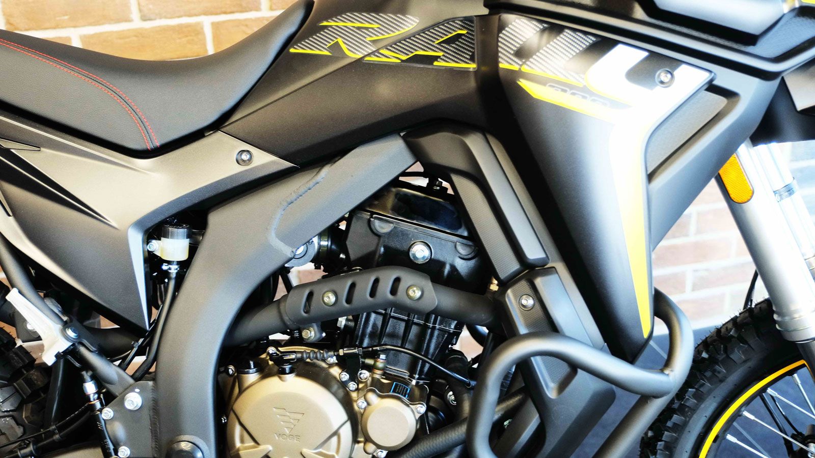 Voge 300 rally Black Knight