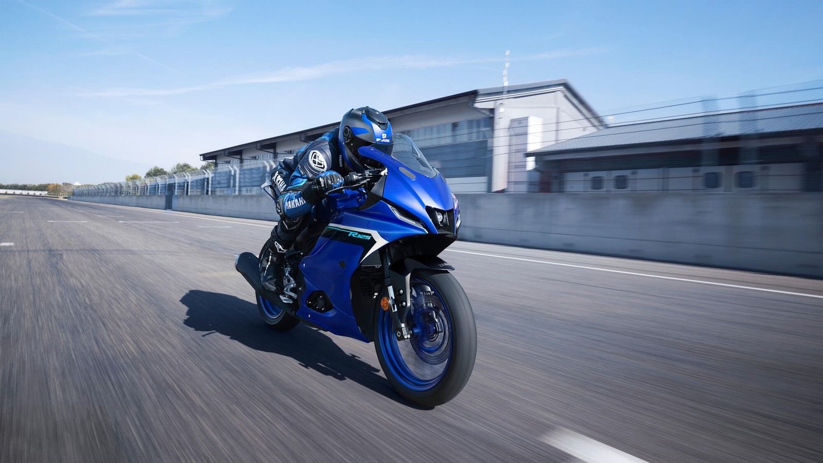 Υamaha R125 2025: Μέτρηση κλίσης, νέα χρώματα και Euro5+
