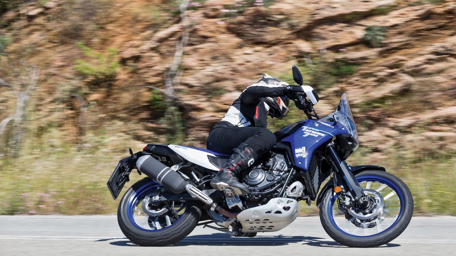 Το Yamaha Ténéré 700, με παγκόσμιες πωλήσεις που πλησιάζουν τις 80.000, έχει «δει» αμέτρητες κορυφές, φαράγγια, ρυάκια και πλαγιές και κατέχει μάλιστα τον τίτλο της μοτοσυκλέτας (με 2 κ