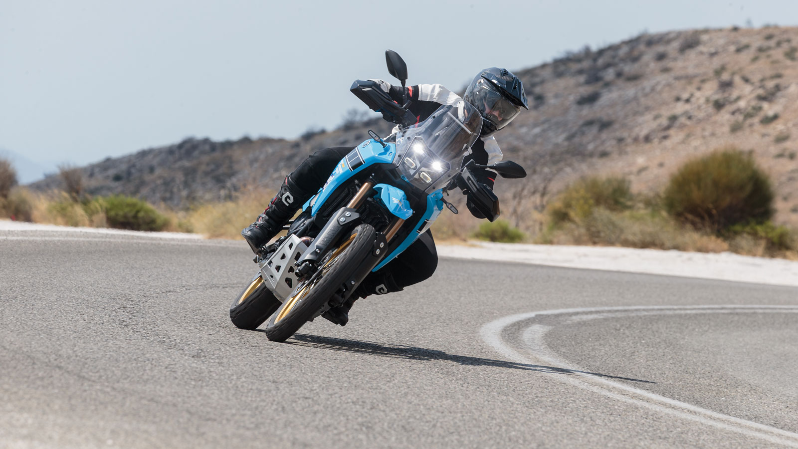 Η Yamaha γνωρίζει την συνταγή της επιτυχίας όταν μιλάμε για Adventure μοτοσυκλέτ Η Yamaha γνωρίζει την συνταγή της επιτυχίας όταν μιλάμε για Adventure μοτοσυκλέτες, αφού έχει καταφέρει να κάνει το Ténéré 700 σημείο αναφοράς στην κατηγορία.