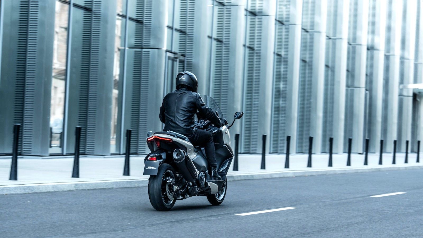 Yamaha TMAX: Με νέα οθόνη 7 ιντσών και θερμαινόμενη σέλα
