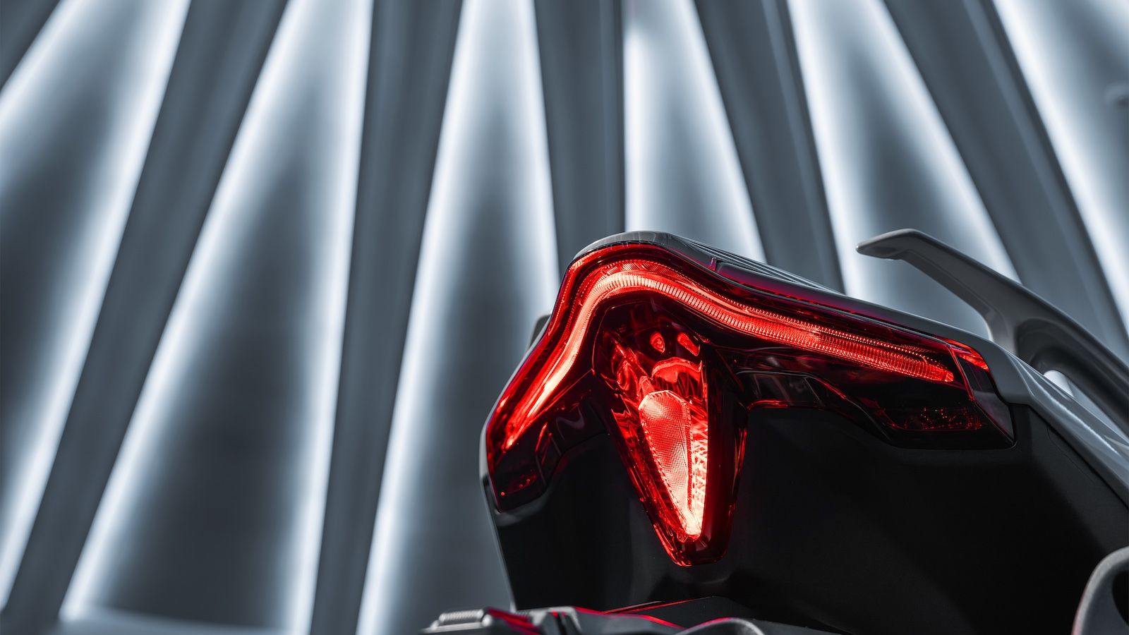 Αποστολή Yamaha TMAX Tech Max 2025