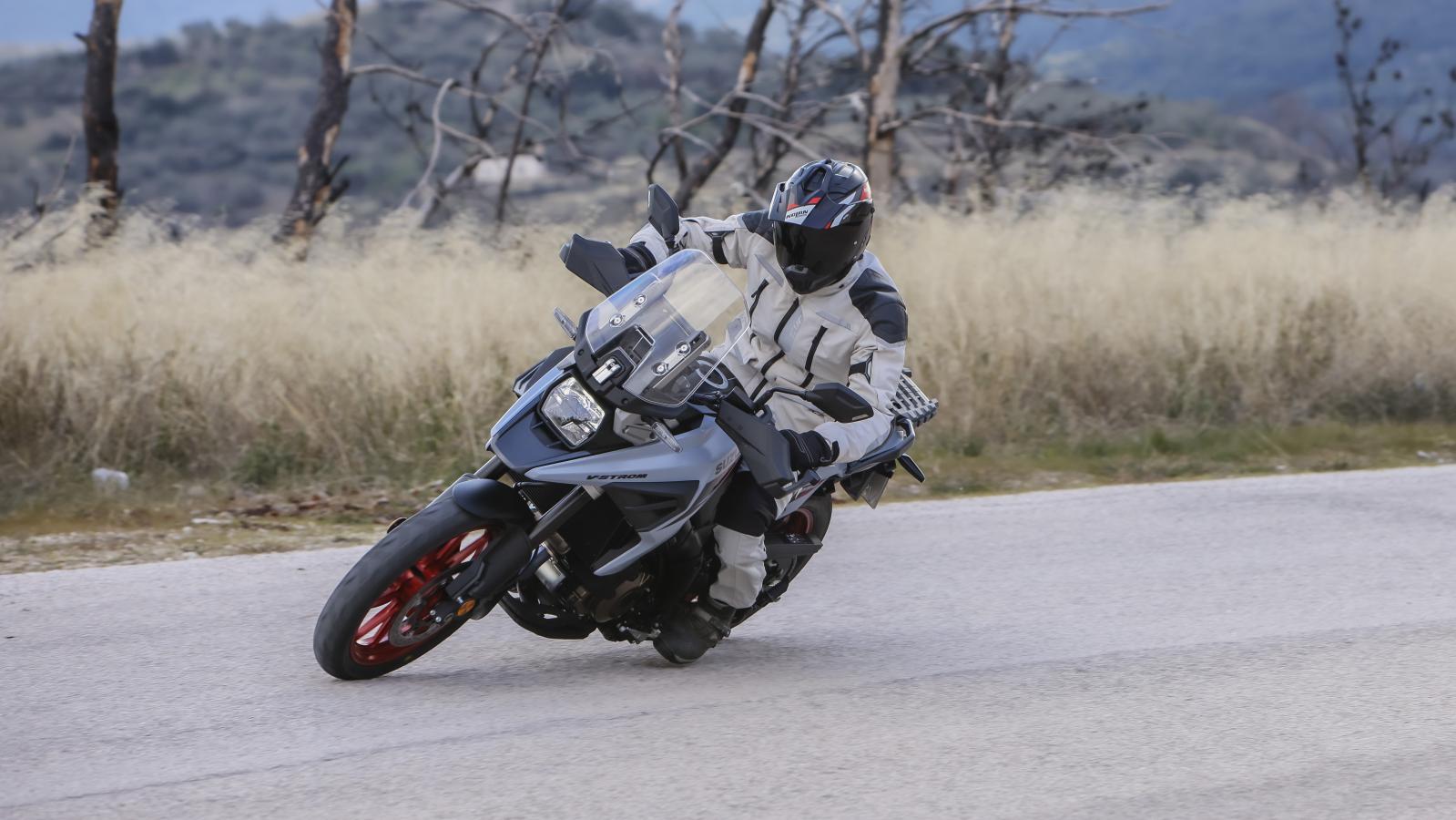 Suzuki V-Strom 1050 / 1050 DE: Οδηγούμε στο Λουτράκι