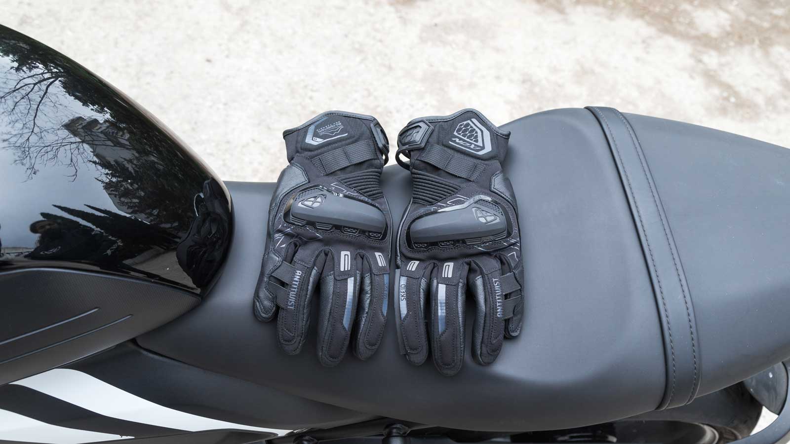 Mid season γάντια Ixon Skeid Black με προστασία και αδιαβροχοποίηση