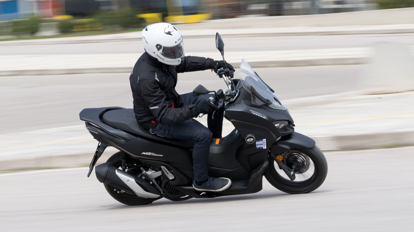 QJMOTOR MTX 125: Υποψήφιο για Best Scooter by LS2