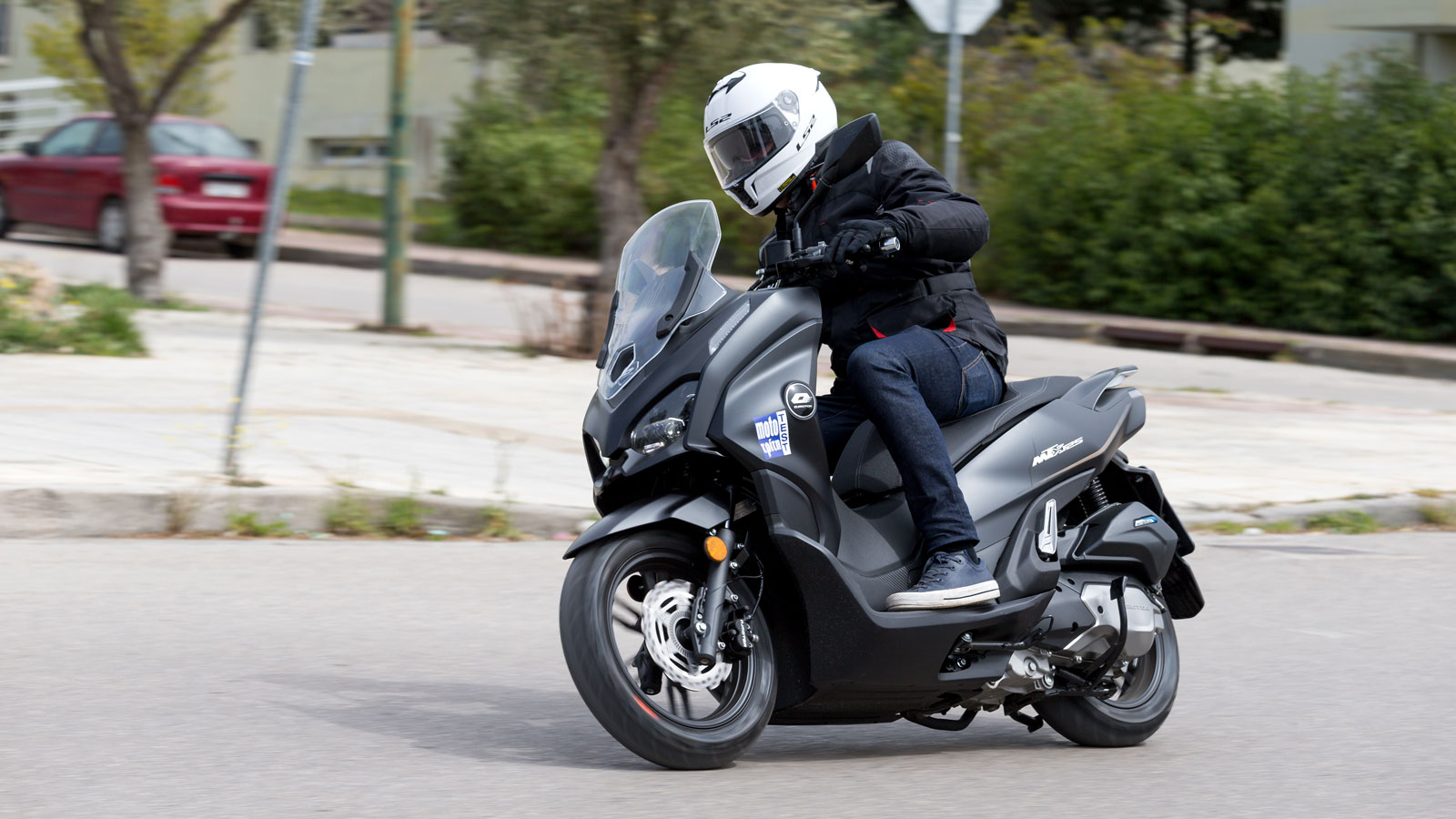 QJMOTOR MTX 125: Υποψήφιο για Best Scooter by LS2