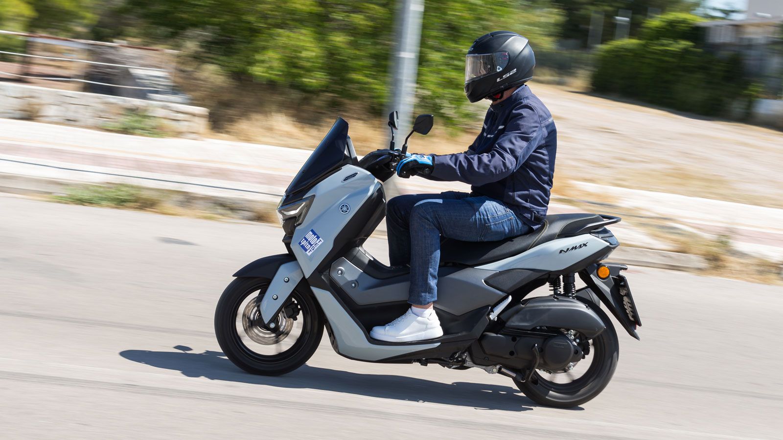 Το Yamaha NMAX 125 Tech MAX συνδυάζει την πρακτικότητα ενός αστικού scooter με την ποιότητα και τη συνοχή που σε κάνουν να εκτιμάς και την διαδρομή, όχι μόνο τον προορισμό.