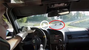 VIDEO: Μοτοσυκλέτα δικάζει ανελέητα M3 στην πίστα