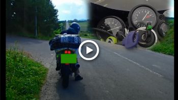 VIDEO: Λυσσαλέο Kawasaki ZXR250 με εξάτμα, ανεβαίνει ανηφόρα και σκούζει