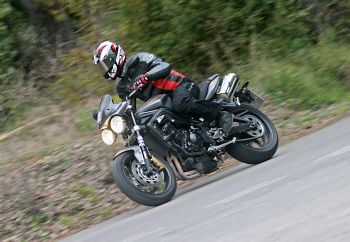 Test: Triumph Street Triple 675R