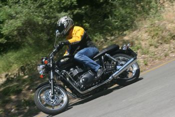 ������: Triumph Bonneville 800