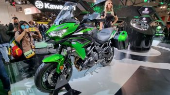 Kawasaki Versys 650: Καλύτερα εξοπλισμένο με φρέσκια εμφάνιση