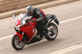 Honda VFR 1200:   