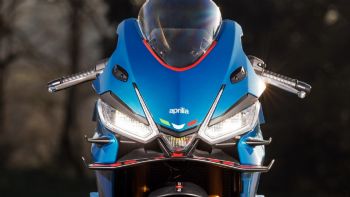 Aprilia RS660:     winglets   105 