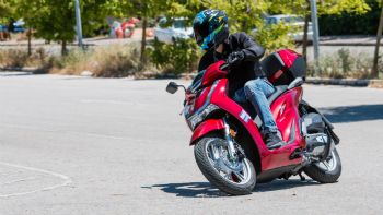 Honda SH150 Test:  premium  