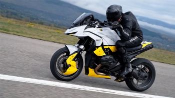 BMW R1300GS Pista:          