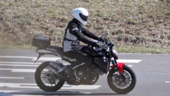 Ducati Monster V2 2026: Διέρρευσαν φωτογραφίες από τις δοκιμές