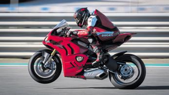 Ducati Panigale V4: Βελτιώσεις στο πακέτο των ηλεκτρονικών για το 2023