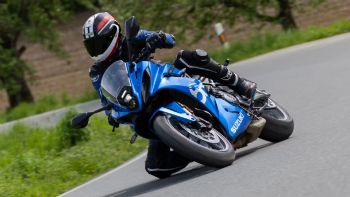 Suzuki GSX-8 GT:       ;