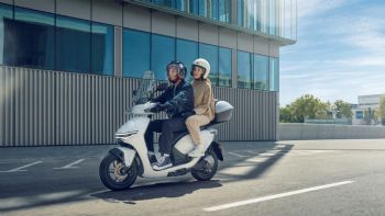 Honda CUV e:   scooter  70 .    