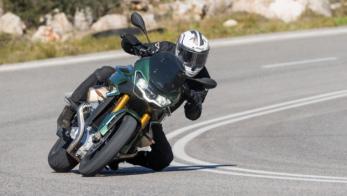 Moto Guzzi V100 Mandello S - Test