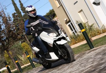  : Yamaha X-Max 250 ABS