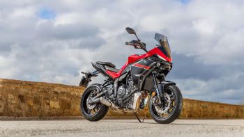 Tracer 7 2026: Η Yamaha φέρνει το Y-AMT στην sport-touring κατηγορία