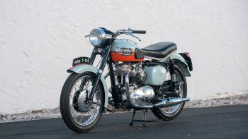 Triumph Bonneville T120:       '60s