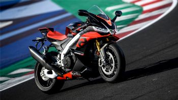 Aprilia RSV4 Factory:    superbikes; 