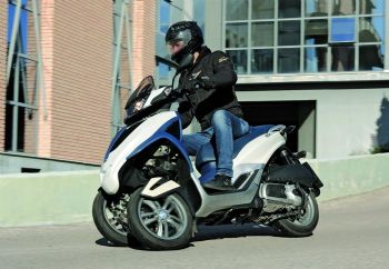 Piaggio MP3 ���������: �� ����� Service