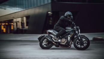 Husqvarna:     Svartpilen 250-401