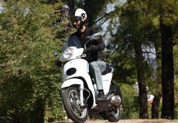 ������: Aprilia Scarabeo 200 i.e.
