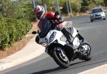 : Aprilia SR Max 300 i.e.