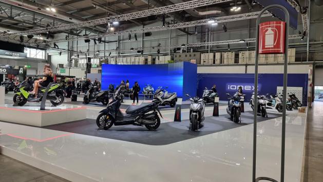 To εντυπωσιακό το περίπτερο της KYMCO με το ionex να δεσπόζει.
