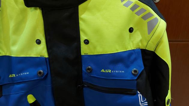 Οι δυο μπροστινοί αεραγωγοί του AIR SYSTEM κάνουν την περισσότερη δουλειά. Οι δυο μπροστινοί αεραγωγοί του AIR SYSTEM κάνουν την περισσότερη δουλειά.